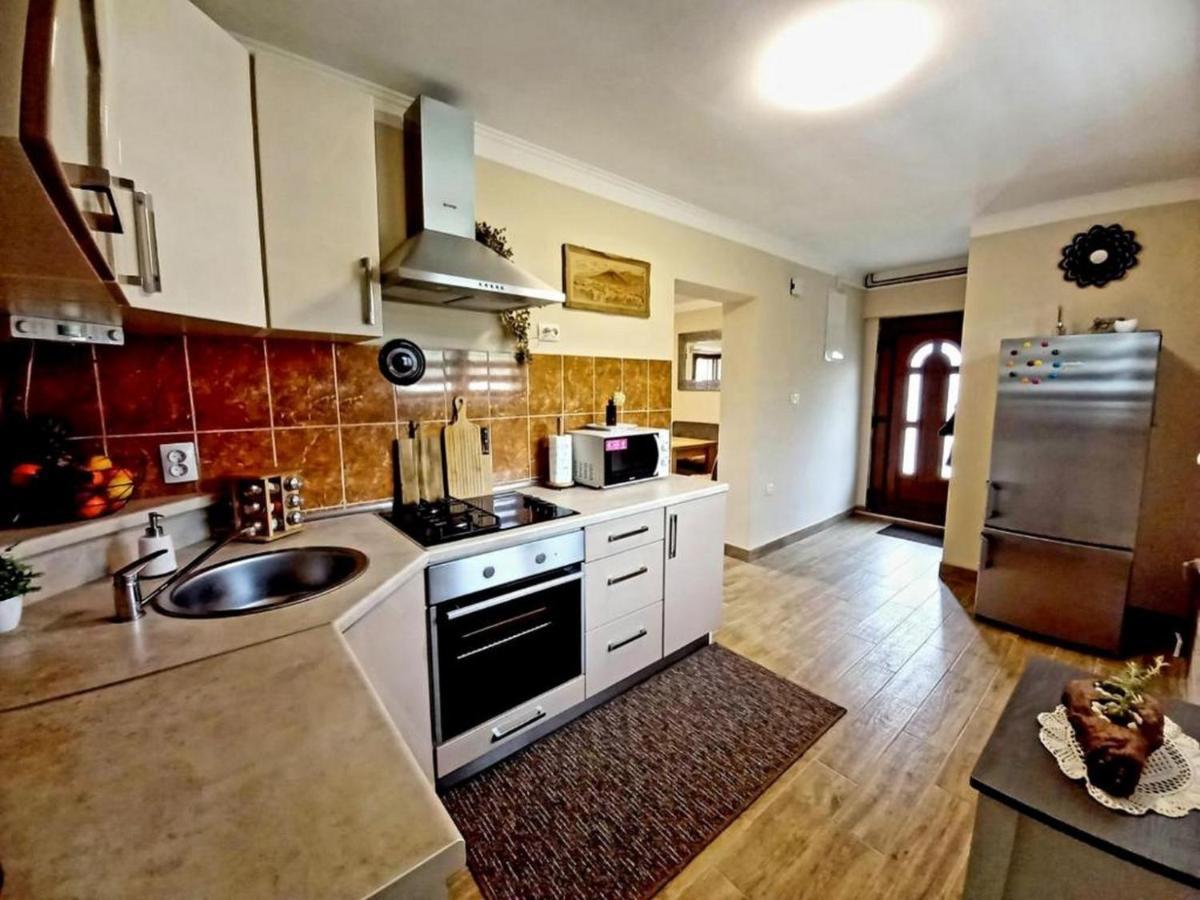 Вілла Matan House Оточац Екстер'єр фото